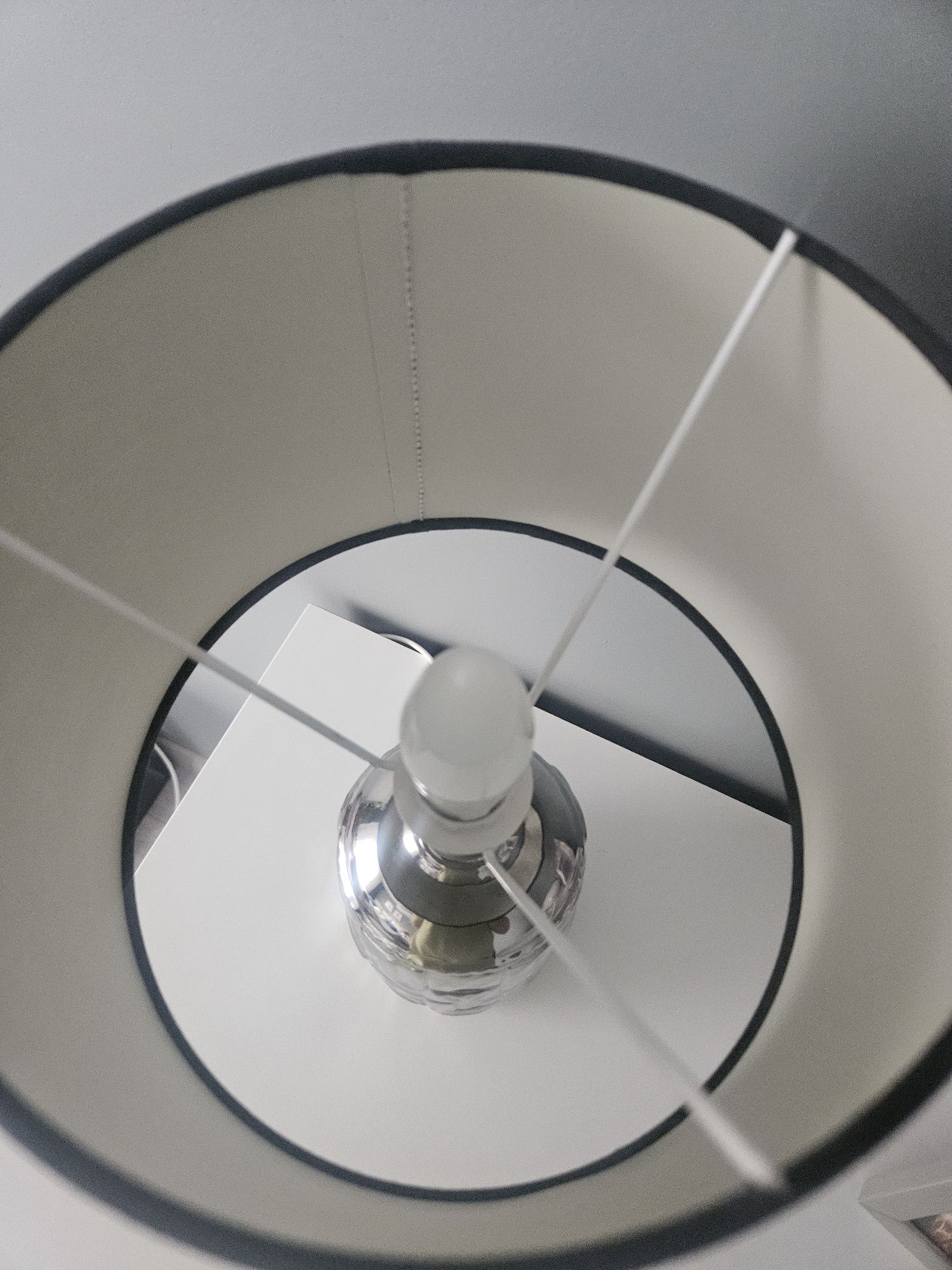Lampa nocna Glamour srebrna z ciemnym kloszem 39 cm