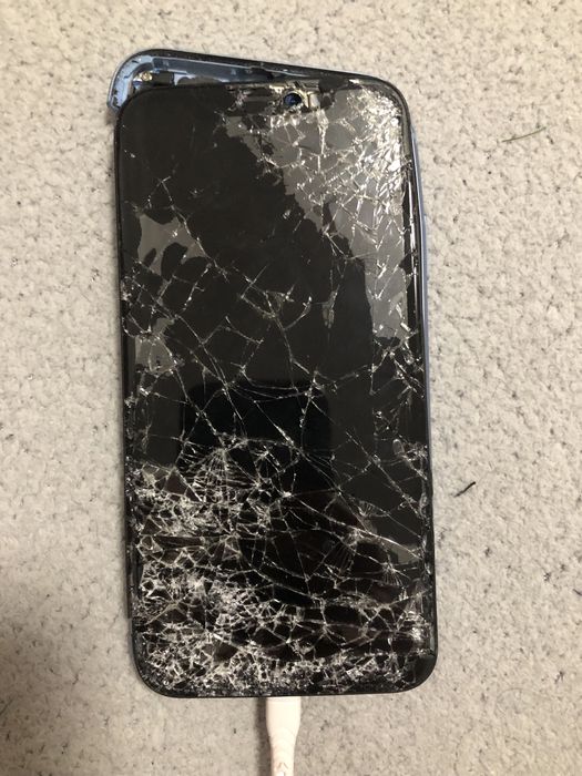 Айфон XR на запчастини