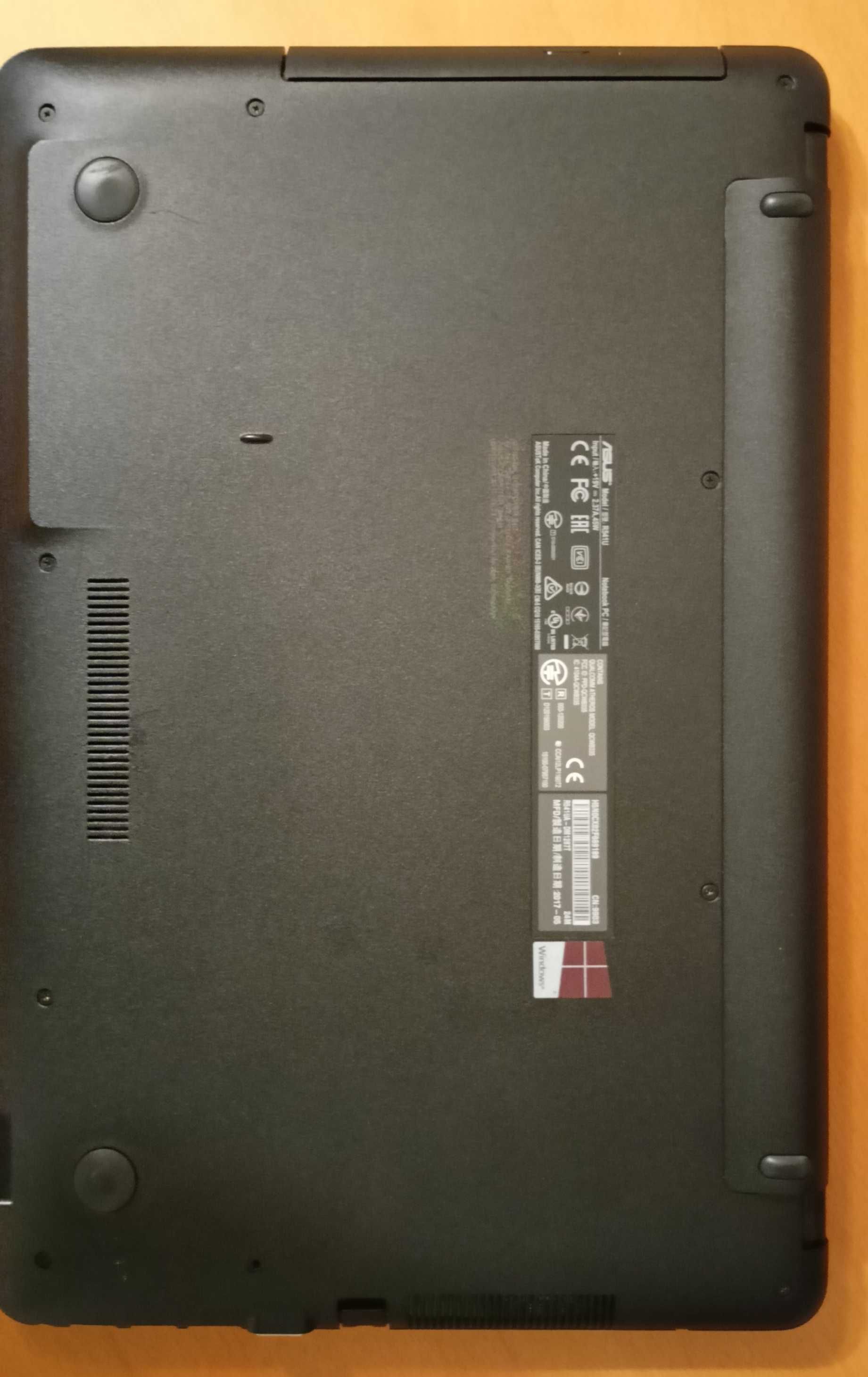 Laptop Asus R541U