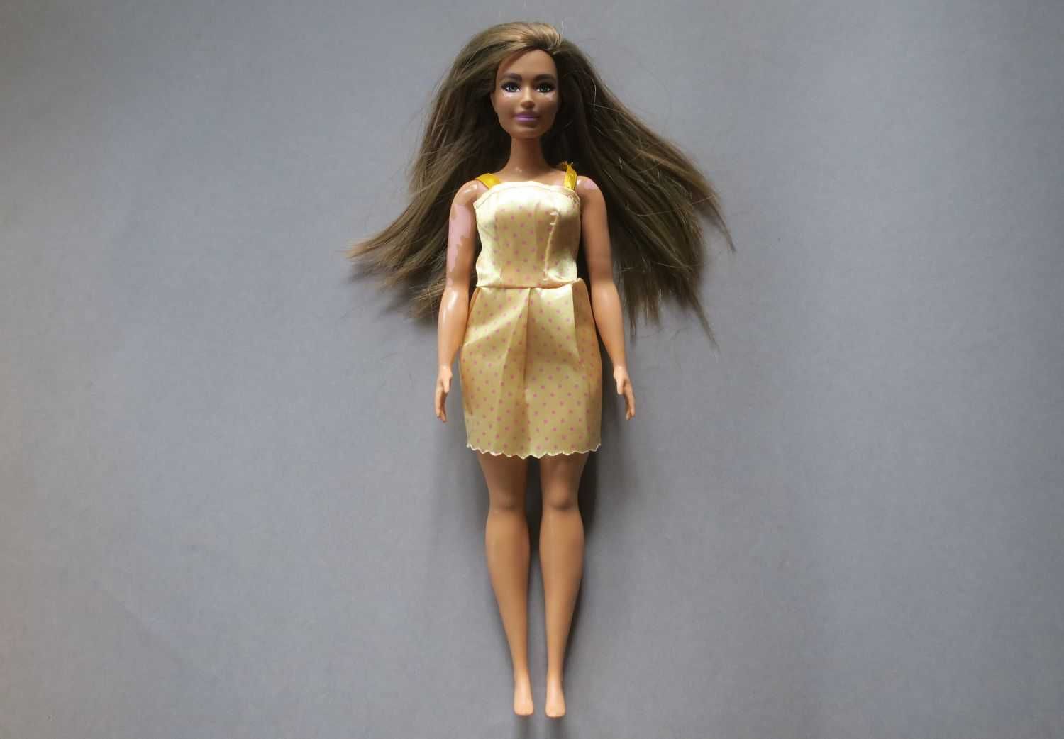 Plus size Barbie bielactwo Fashionistas Mattel