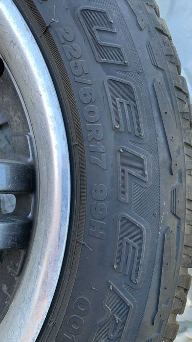 Гума зимова на дисках "Subaru" 225/60 R17