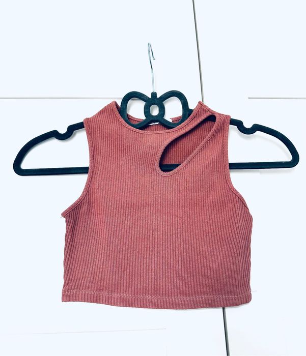Nowy top z wycięciem Pull&Bear