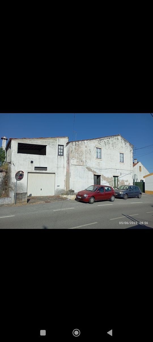 Moradia T3 com quintal nas Mouriscas