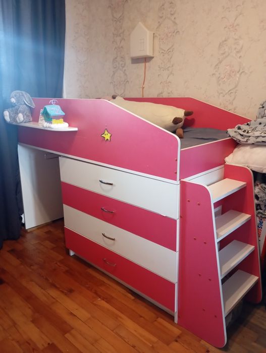 Кровать-чердак для девочки розовая/белая