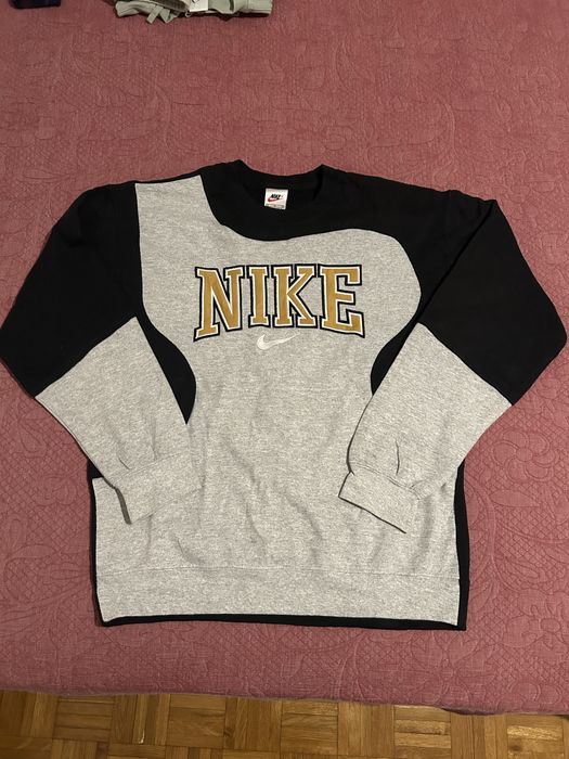 Sweatshirt Nike Rework (Cinza e Preta)