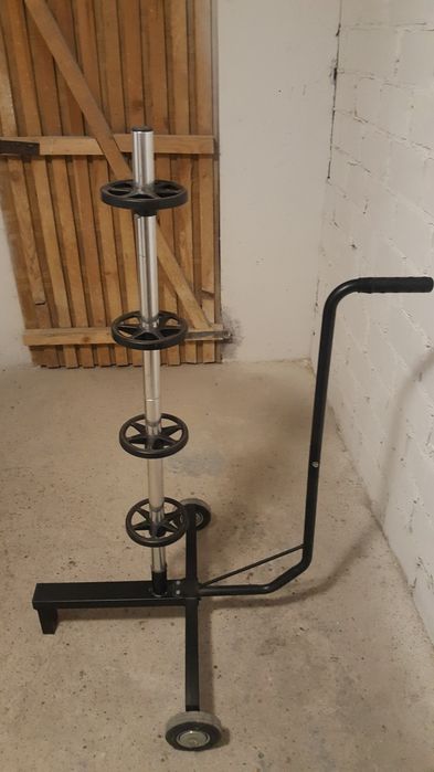 Stojak na 4 koła z wózkiem