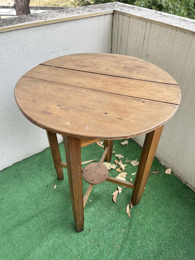 Mesa de apoio em madeira