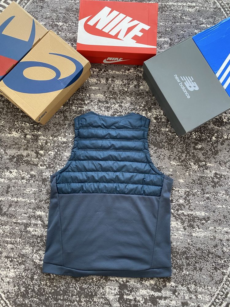 Жилетка Nike Бігова