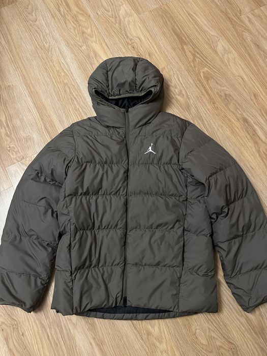 Куртка jordan M нова