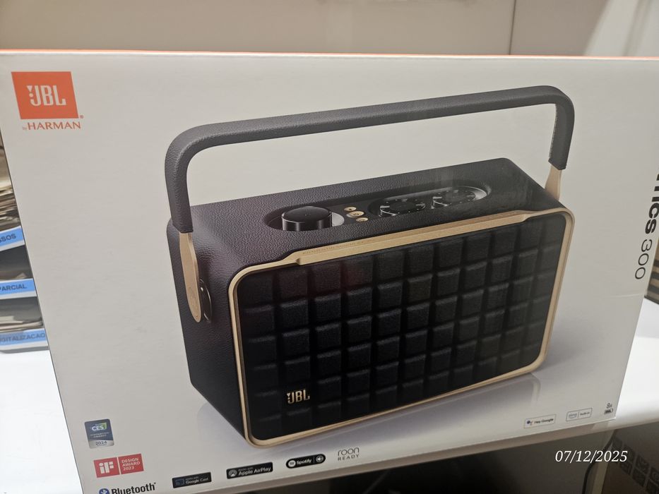 Coluna Bluetooth JBL AUTHENTICS A300 (Autonomia: Até 8 h - Preto)