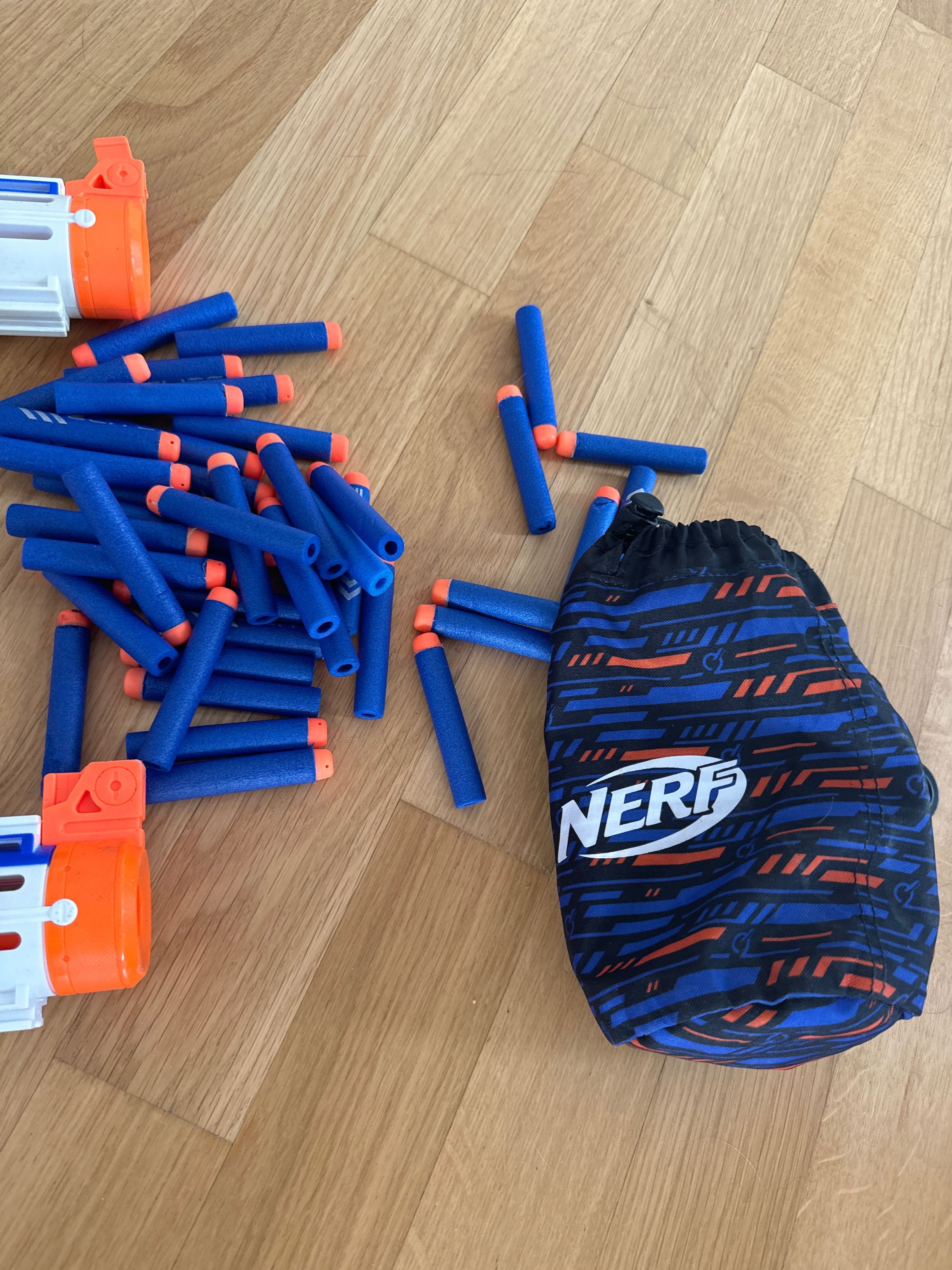 2 Бластера Nerf N-Strike Elite Retaliator Blaster з кульками