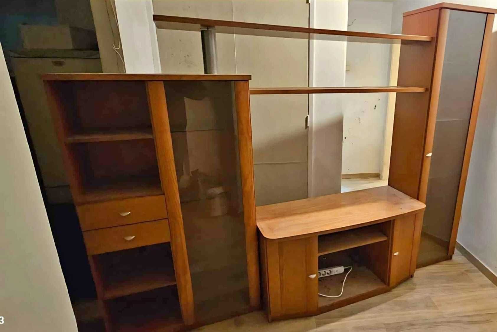 Móvel de sala com vitrine
