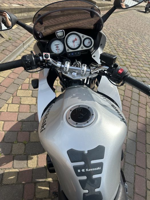 Продам Kawasaki ZR750F свіжопривезений
