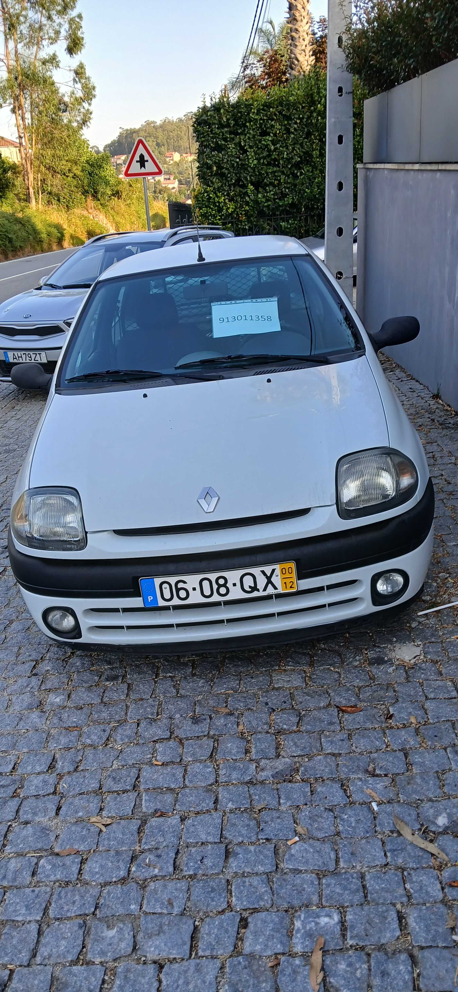 Renault clio 1900