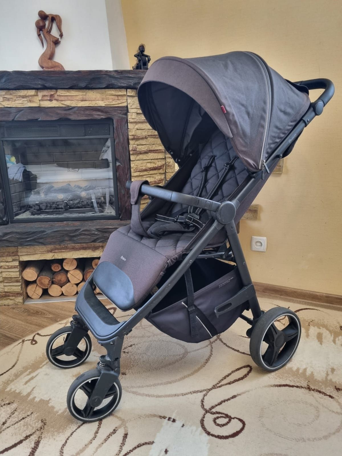 Коляска Carrello Bravo прогулочная