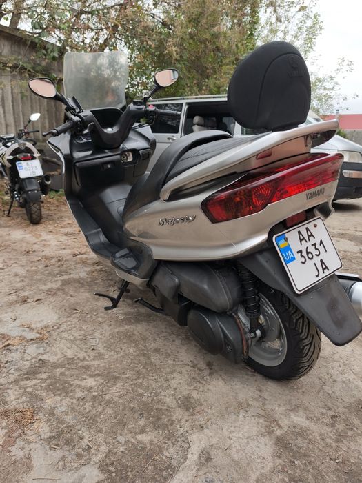 Yamaha majesty 250