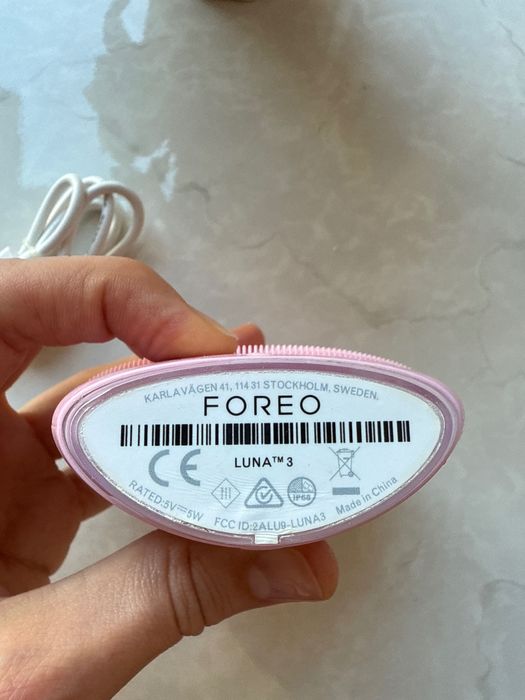 Форео масажна щітка для обличчя