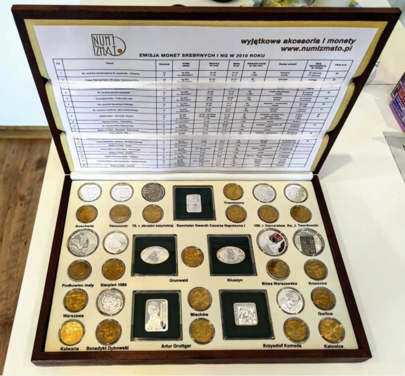 Komplet monet srebrnych i 2 zł z roku 2010 w eleganckiej kasecie