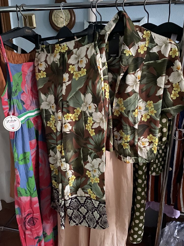 Одяг сукні сарафани сток Італія нові