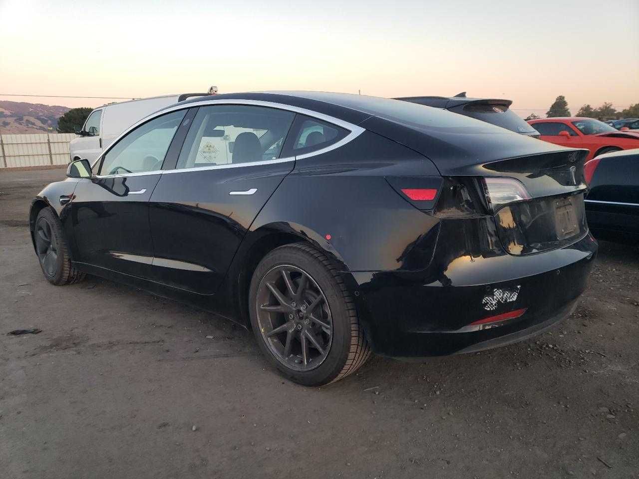 Tesla Model 3 2018 Mid Range