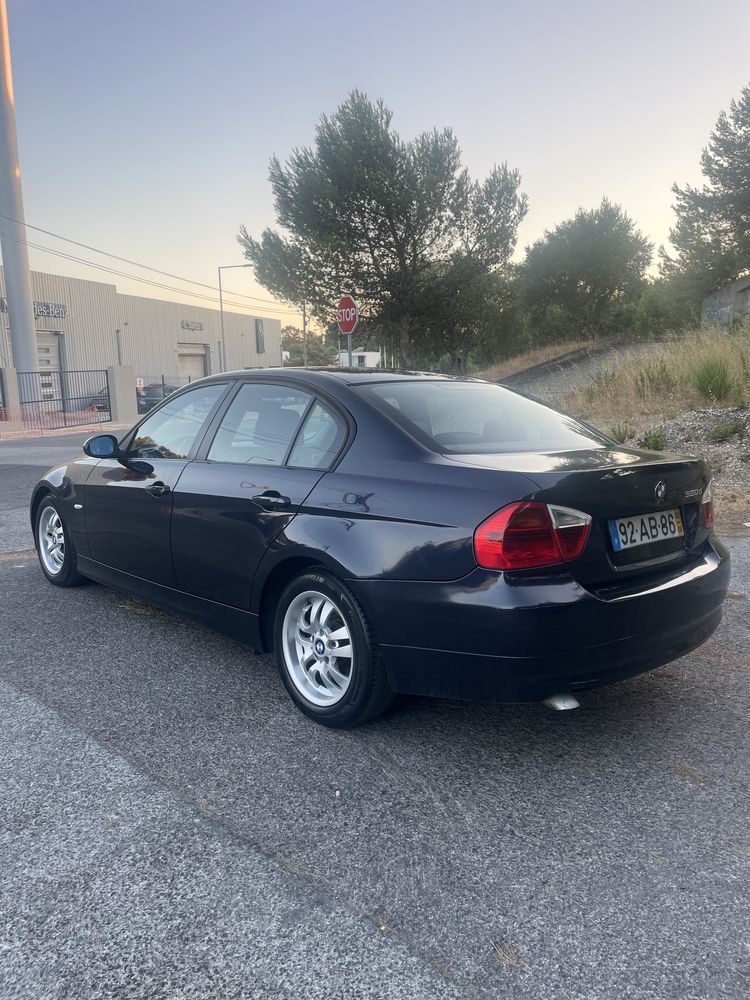 BMW 320d com 167 mil km