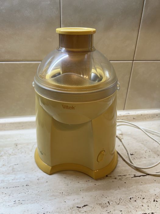 Соковижималка Vitek 200 Вт