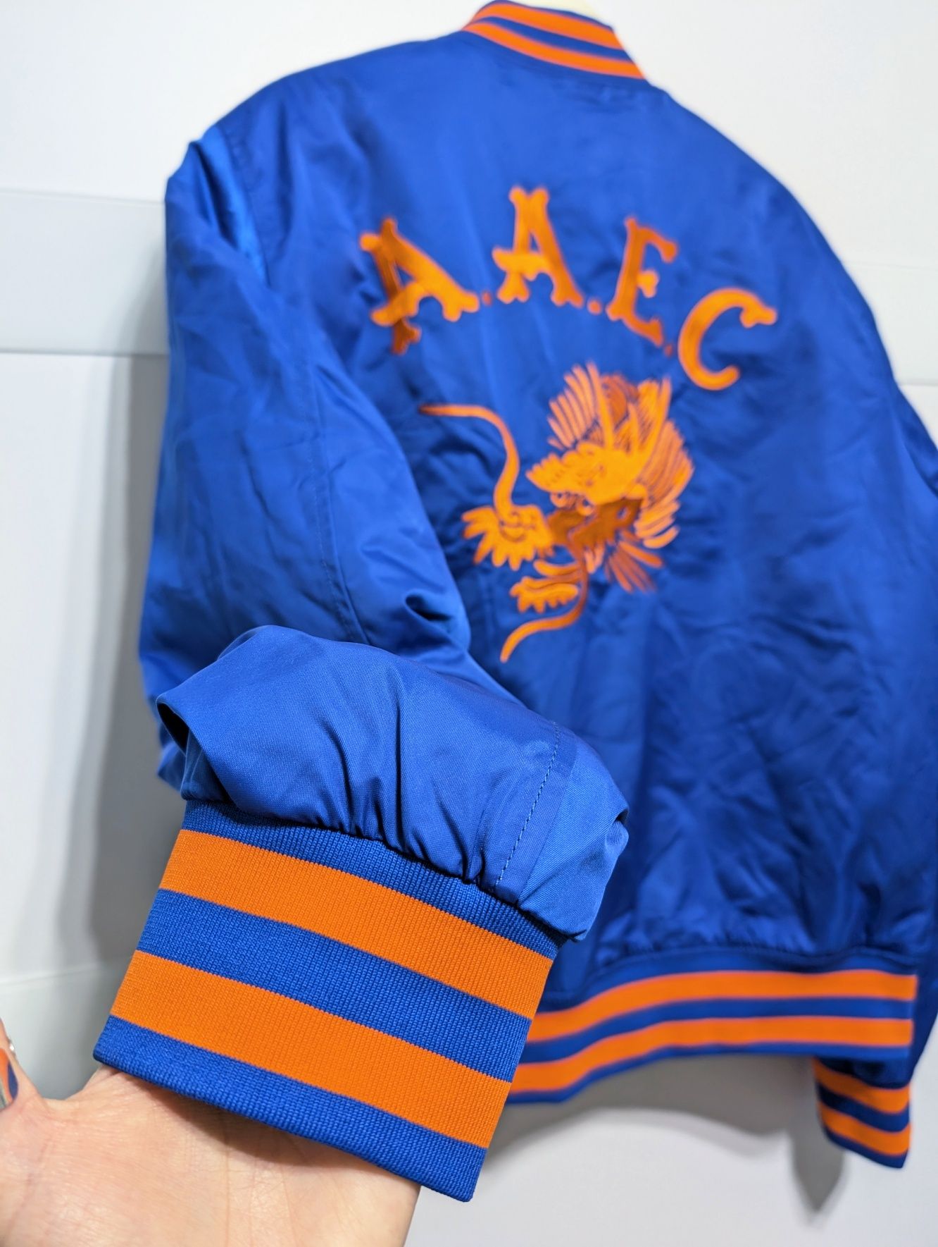 Niebieska ocieplana bomberka varsity Superdry, rozmiar 2XL
