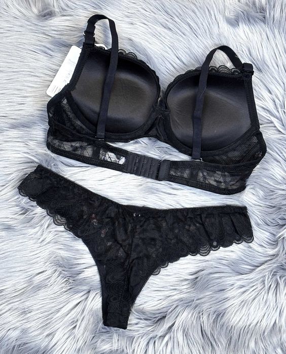 Komplet bielizny 75B S 36 Biustonosz max push-up stringi brazyliany