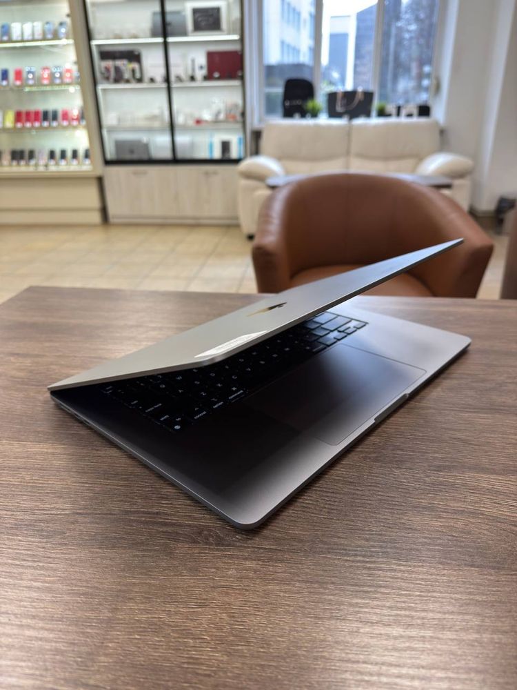 MacBook Air 15” 2023 M2 16gb/512ssd