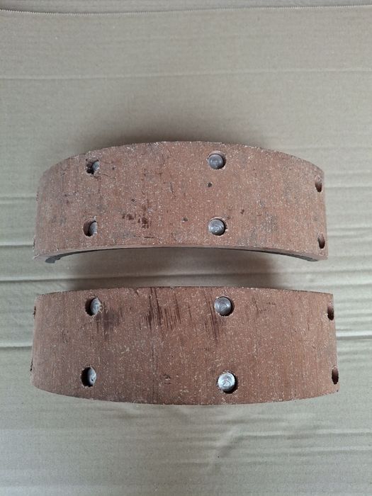 Колодка тормоза стояночного ЗИЛ 130(з пружинами,чугун)130-3507019.нові