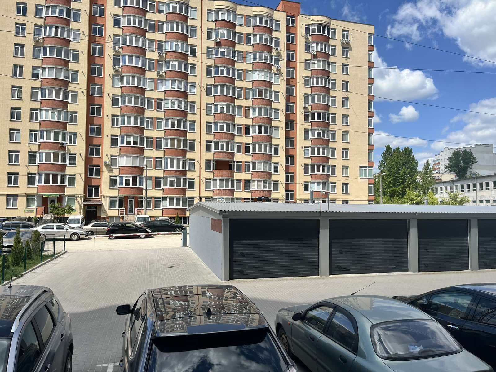 Продається комерційне приміщення з ремонтом, 57 кв.м, вул.Злуки