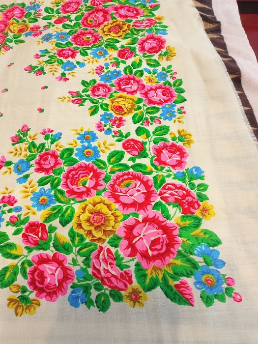 Продам платок шерстяний