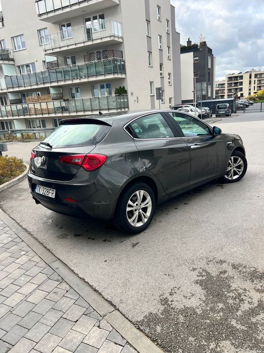 Alfa Giulietta_1.6JTDM_Basis_BezWkladu_PieknyKolor_Led_Czujniki