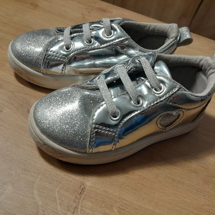 Buty, tenisówki r.24