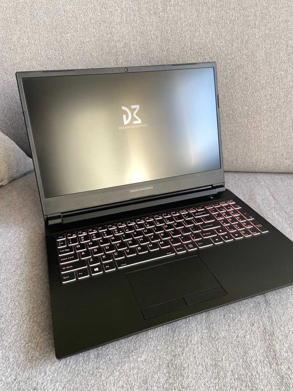 Sprzedam laptop Dream Machines RG3060-15PL28 (NH55HP) - Stan idealny!