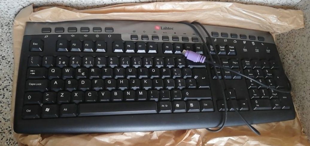Teclados PC ficha PS2 NOVOS