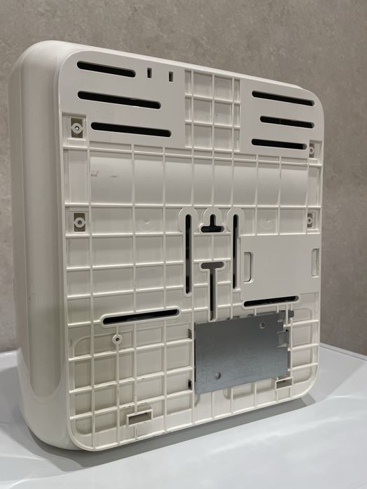 Диспенсер для паперових рушників