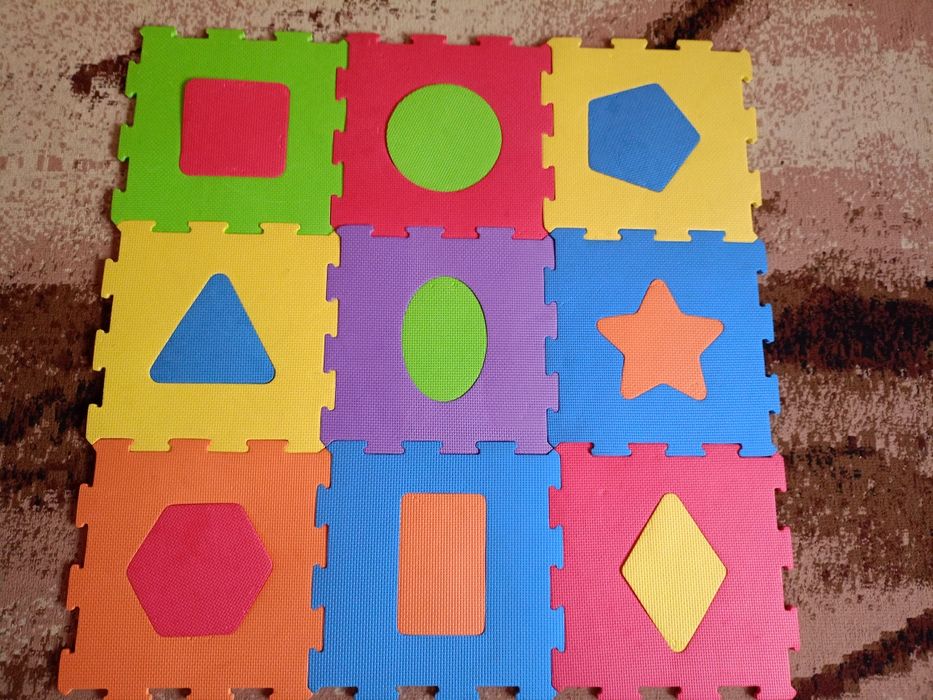 Puzzle piankowe duża mata figury geometryczne wielobarwne