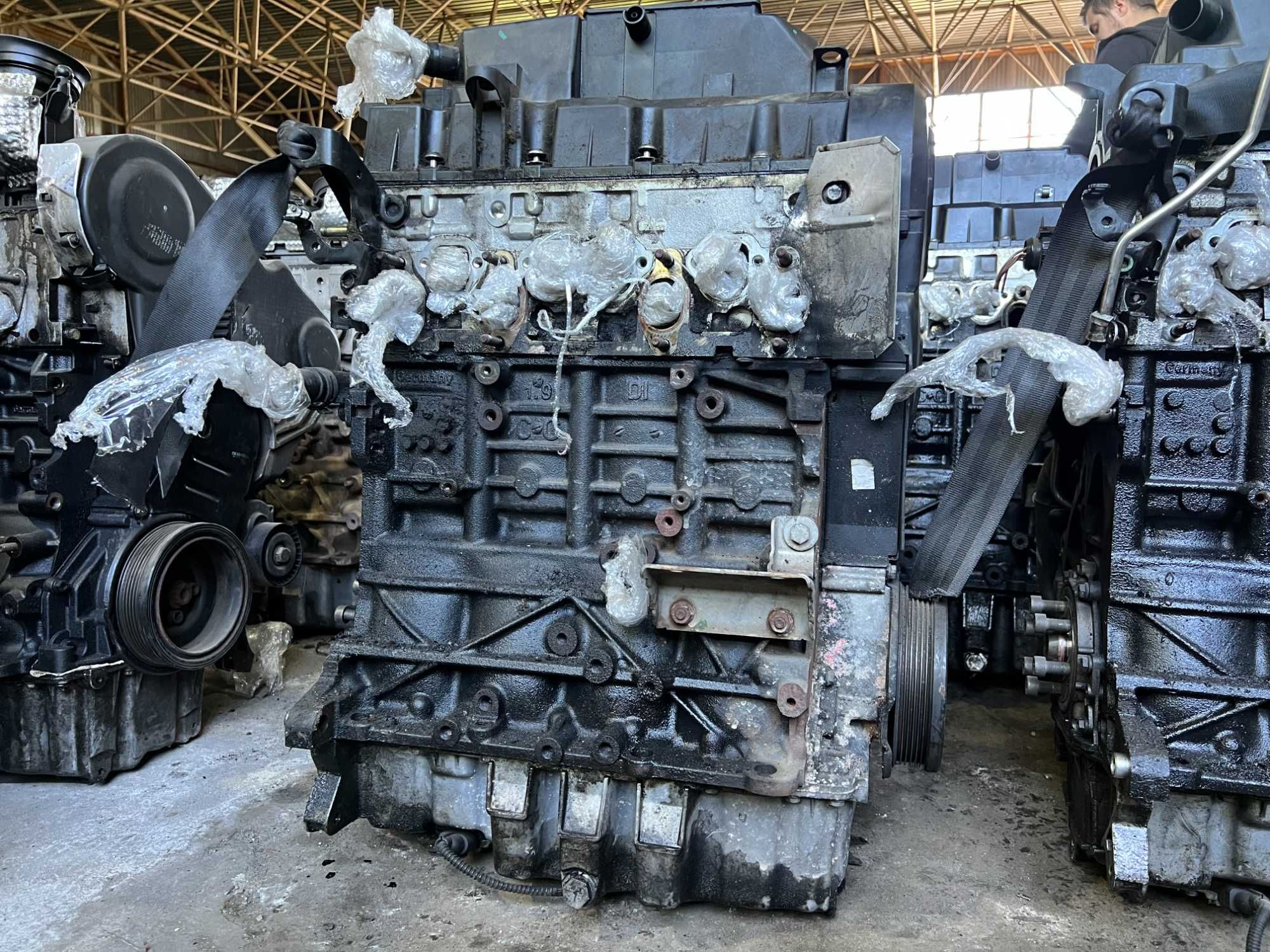 двигатель 1.9 tdi bls мотор BLS 77 kwt пассат б6 кадди гольф 5  а5