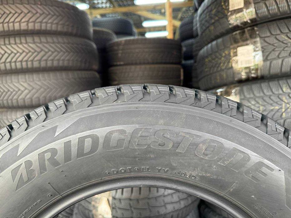 215/70 r16 Bridgestone Blizzak DM-V2 Скандинавська липучка