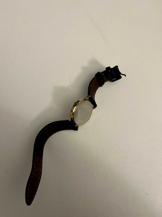 Relógio Timex Vintage (Dourado e Preto)