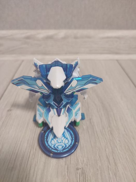 три трансформери роботи літак скрічер