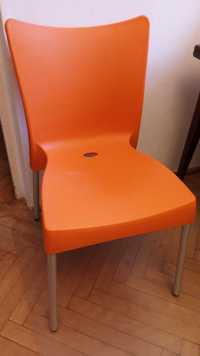 Nowoczesne pomarańczowe krzesło na metalowych nogach - okazja!!!