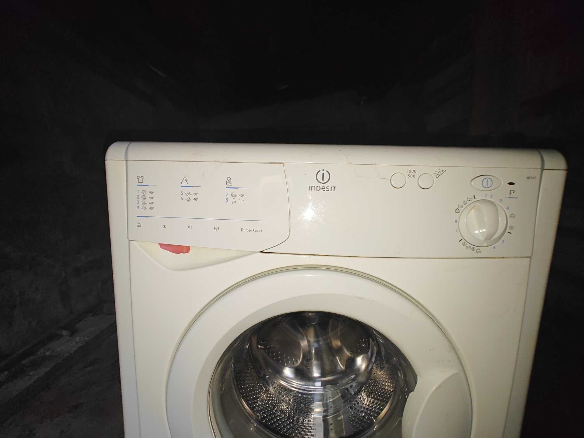Пральна машина Indesit