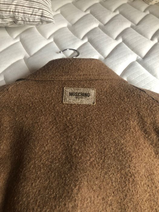 Casaco marca MOSCHINO