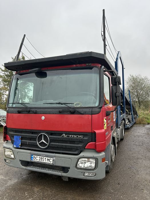 Mercedes-benz з пречіпом Lohr