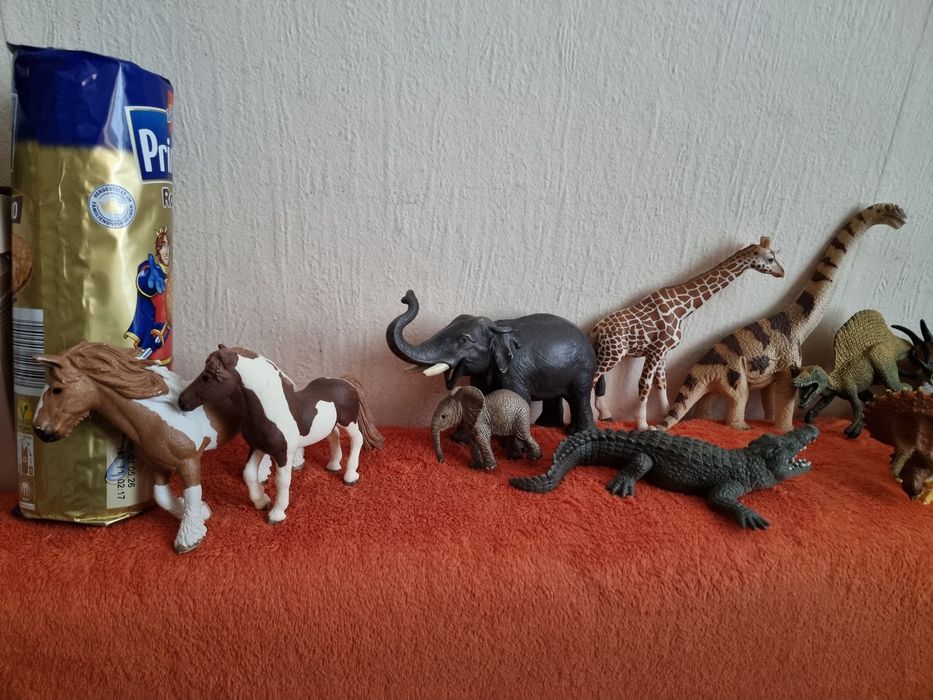 Schleich фігурки тварин , динозаврів