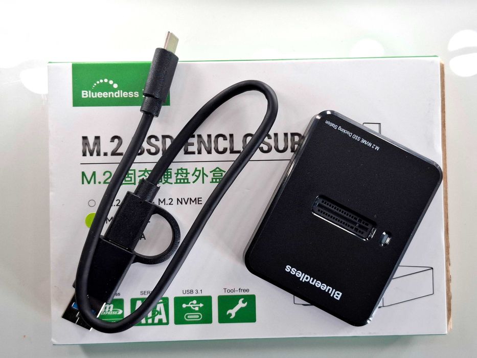 Stacja dokująca / HUB do dysków NVMe – USB-C 10Gbps