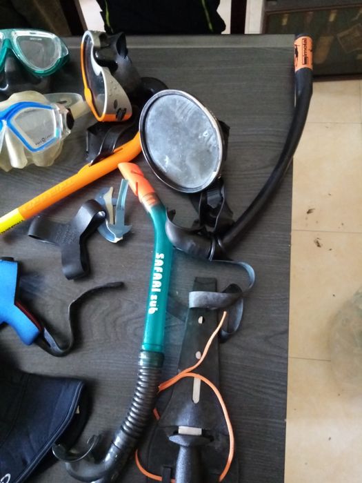 Diverso material mergulho óculos tubo meias gorro faca