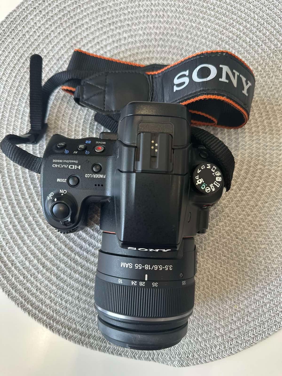 Фотоапарат SONY A37 в ідеальному стані, повний комплект